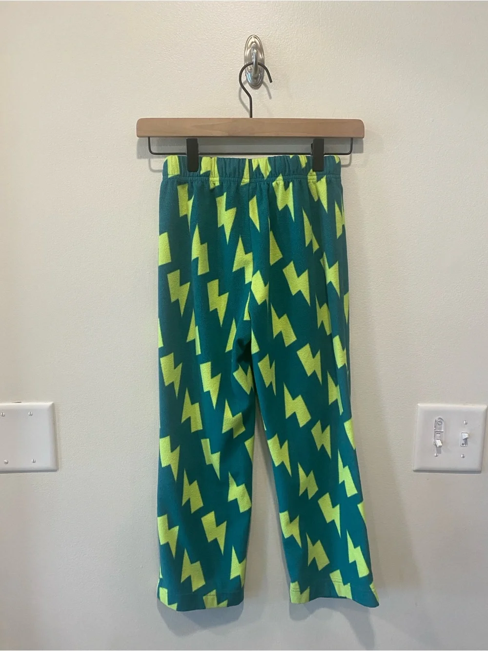 Crewcuts fleece pajama pants in boys size Small 6-7 years Lightning bolt print